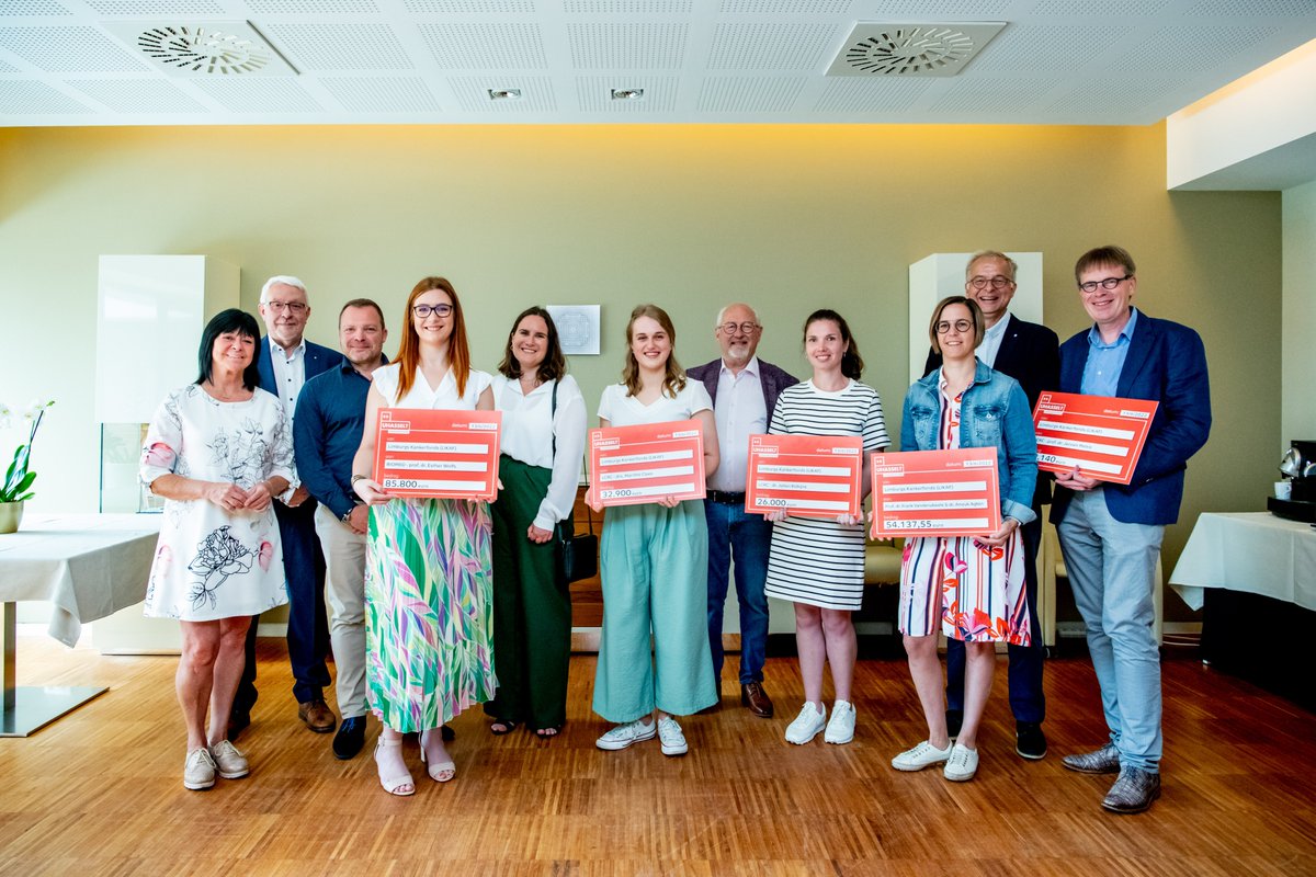 .<a href="/LKankerfonds/">Limburgs Kankerfonds</a> investeert bijna €700.000 in kankeronderzoek <a href="/uhasselt/">Universiteit Hasselt</a> &amp; <a href="/JessaZiekenhuis/">Jessa Ziekenhuis</a>. Hiermee wordt geïnvesteerd in apparatuur en werkingsmiddelen voor 5 onderzoeksprojecten. 
Erg dankbaar met deze sterke boost voor #kankeronderzoek in Limburg💪
bit.ly/3xLXggY