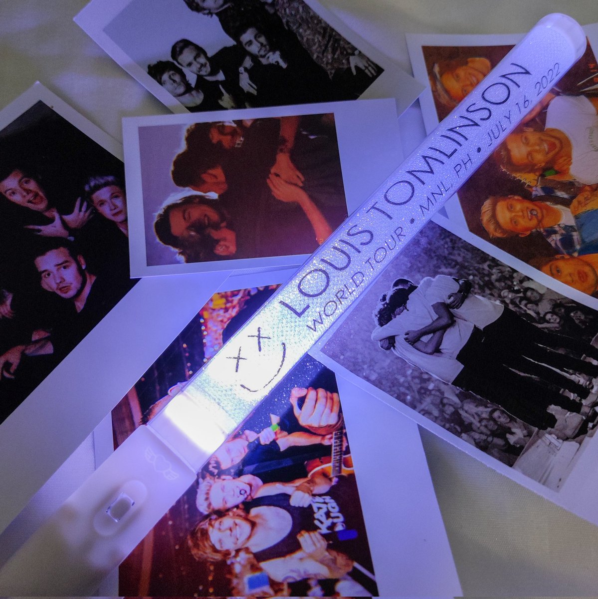 flowerchildhs's tweet photo. Hi!!! I'm selling this light stick souvenir for #LTWTMANILA!! ☺️ P150 only!! Actual video in tweet below. ❤️ DM me for the form. ❤️

#LTWTPH #LTWTMANILA #LTWTManilaVIP https://t.co/oEK12ZkXMq