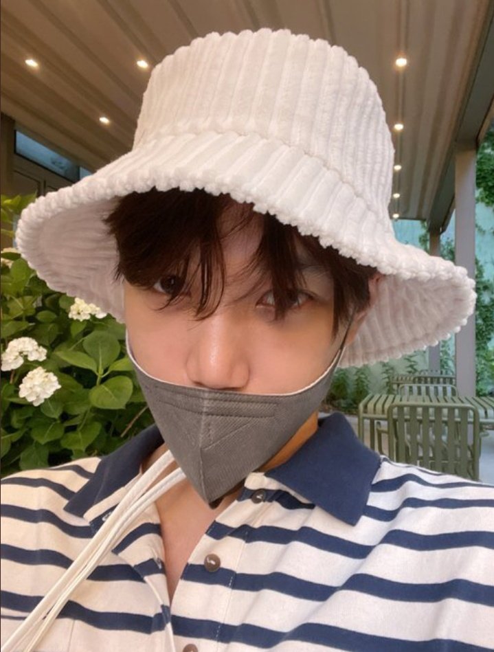 pintuharam's tweet photo. Di pap jongin
Serasa punya doi tiap keluar atau punya kegiatan selalu ngpap🫶🫶❤️❤️❤️
Manfaat langganan bubble😂😂
#jongin #EXO #EXObar #EXOL https://t.co/ryemr7wuSP