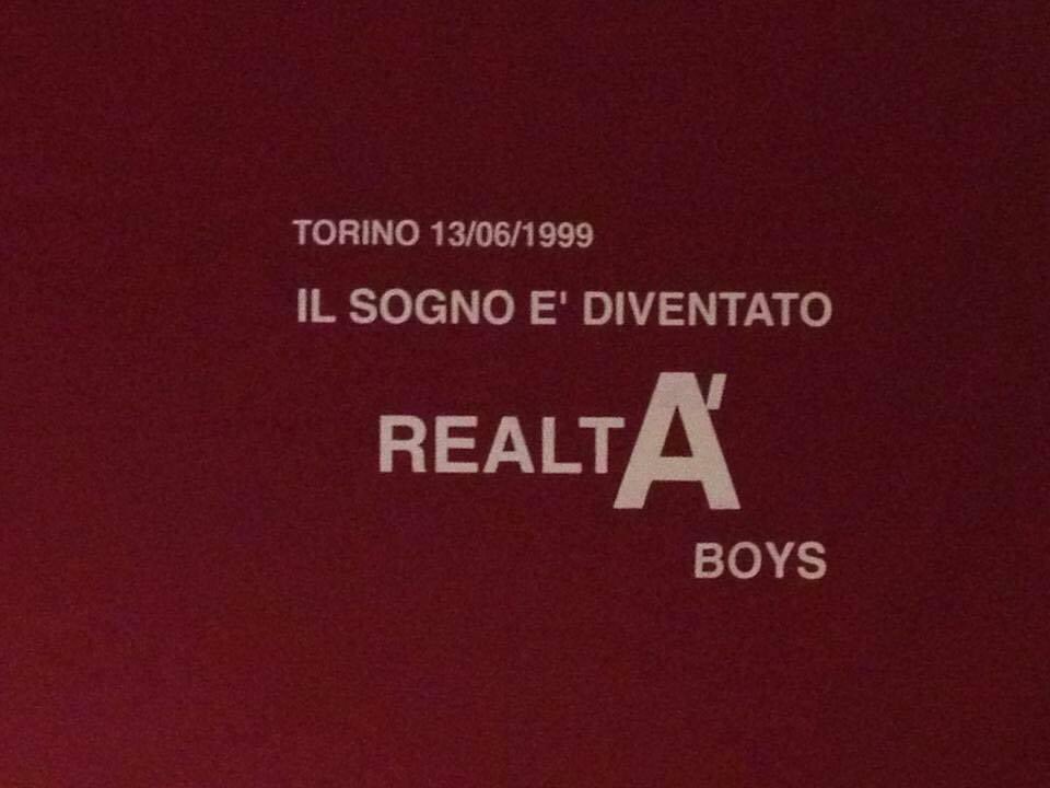 MaurizioRC80's tweet photo. #13giugno1999 #regginainseriea #lastorianonsidimentica #reggina #forzareggina #reggiocalabria #unsognodiventarealtà https://t.co/wbJFbOehFk
