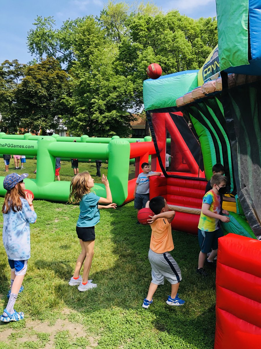 Ebinger School tweet media