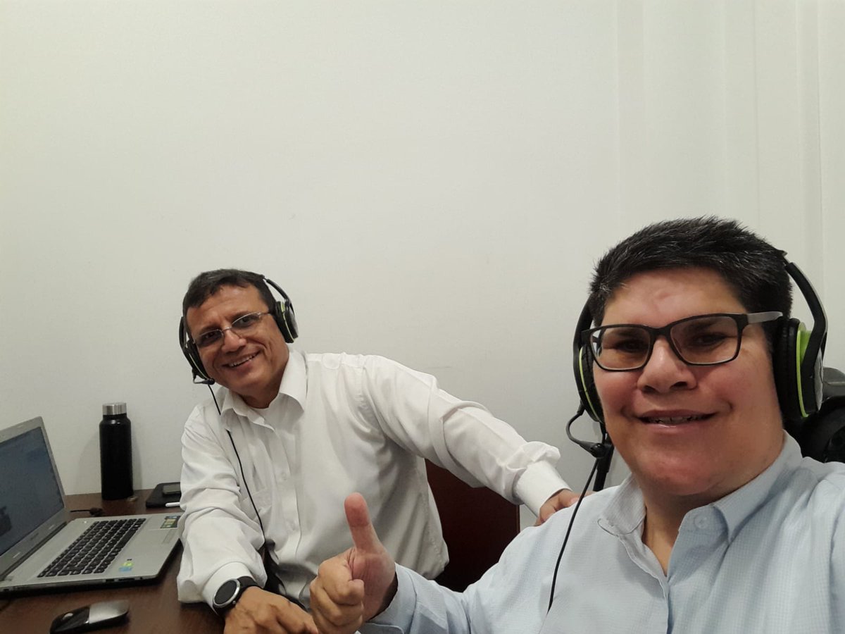 PabbsKings's tweet image. Interpretación de conferencias #Petrophase2022 en #Neomundo #Bucaramanga con mi compañero de cabina Germán Morales.