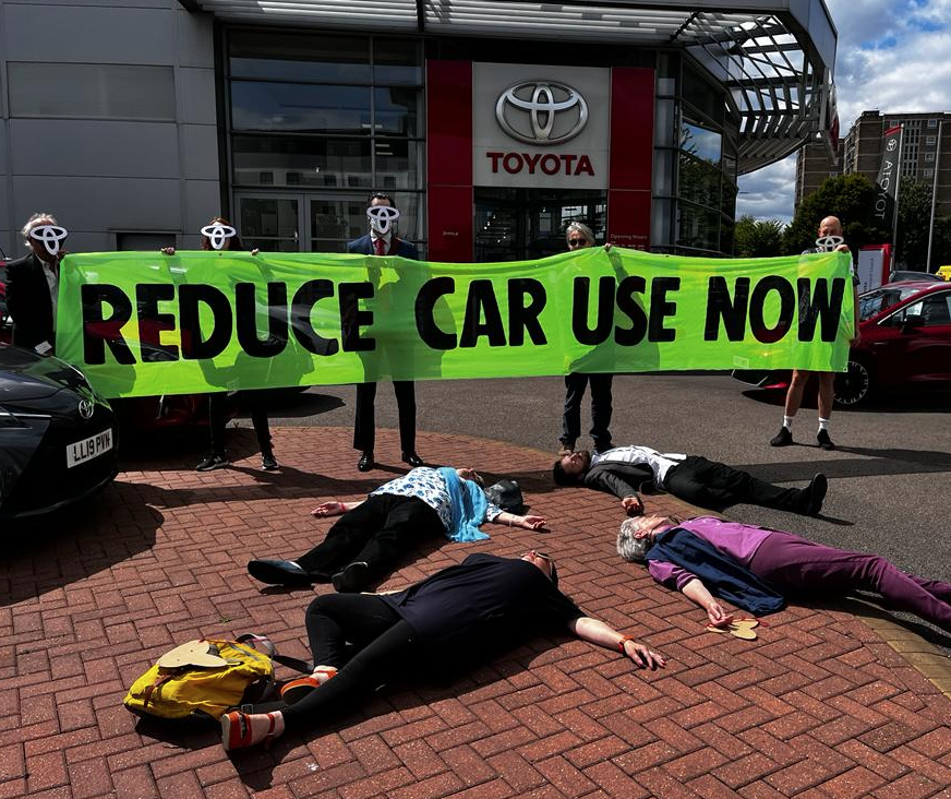 RoadsXR's tweet photo. Let's talk about this topic #ReduceCarUse @TTTMediaXR 

Why do Toyota think we can carry on putting millions of new cars on the road every year? 

They put nearly 10 million new cars on the road last year, that's equal to 12 Coal Power Stations and 45 million tonnes of CO2. https://t.co/YuzW2CUBm2