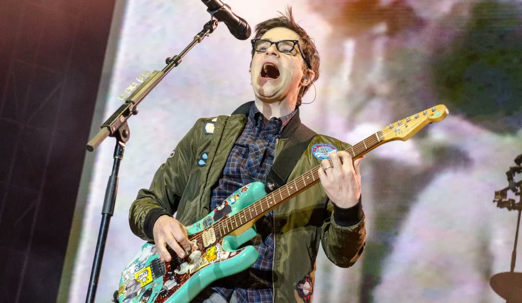 Happy birthday to Rivers Cuomo, who turns 52 today.  What\s your favorite Weezer song? 