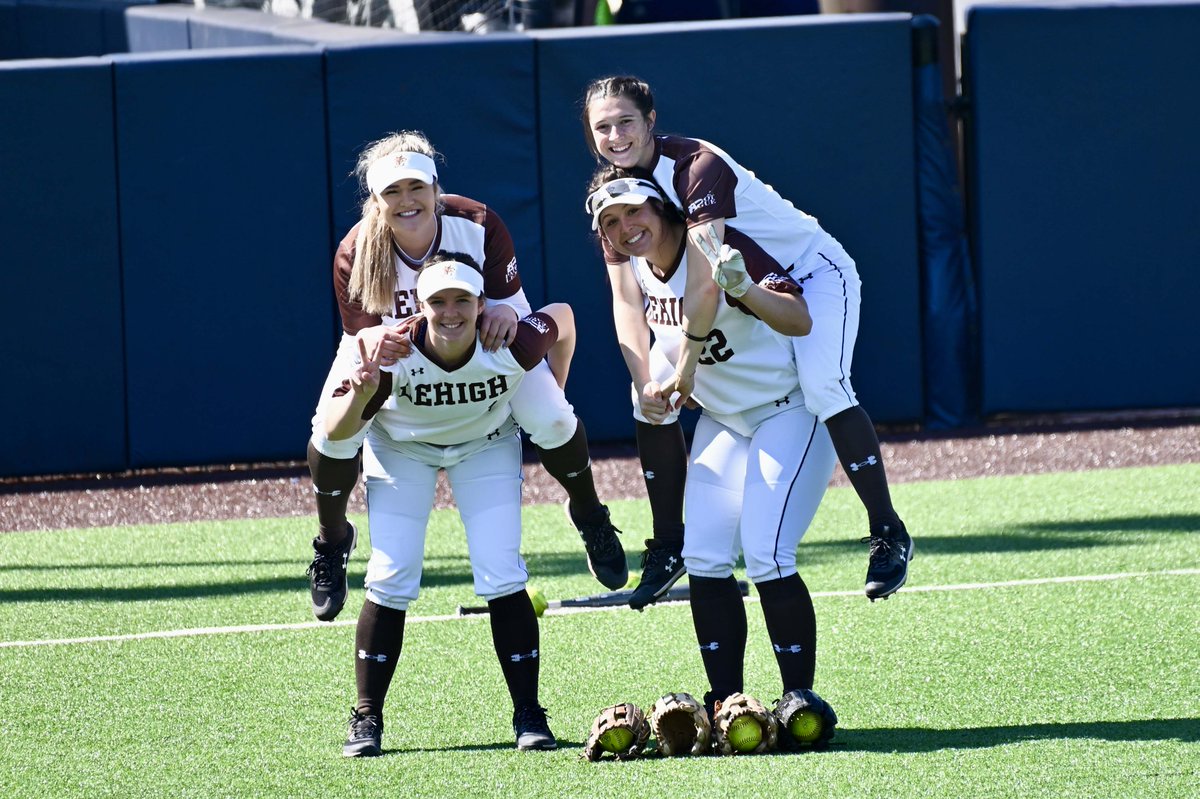 A day dedicated to the game we love!

Happy #WorldSoftballDay 🥎🌍

#GoLehigh | #HawksFlyTogether