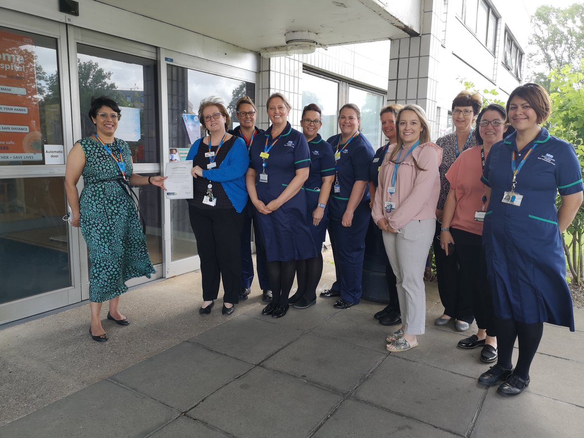 OUHospitals's tweet photo. Congratulations to our Safeguarding Team for their Reporting Excellence award!

Their nominator appreciated them for 'consistently doing an excellent job in really difficult circumstances'.

Thank you for showing compassionate excellence in all you do!

#OneTeamOneOUH https://t.co/It4RoV1JRG