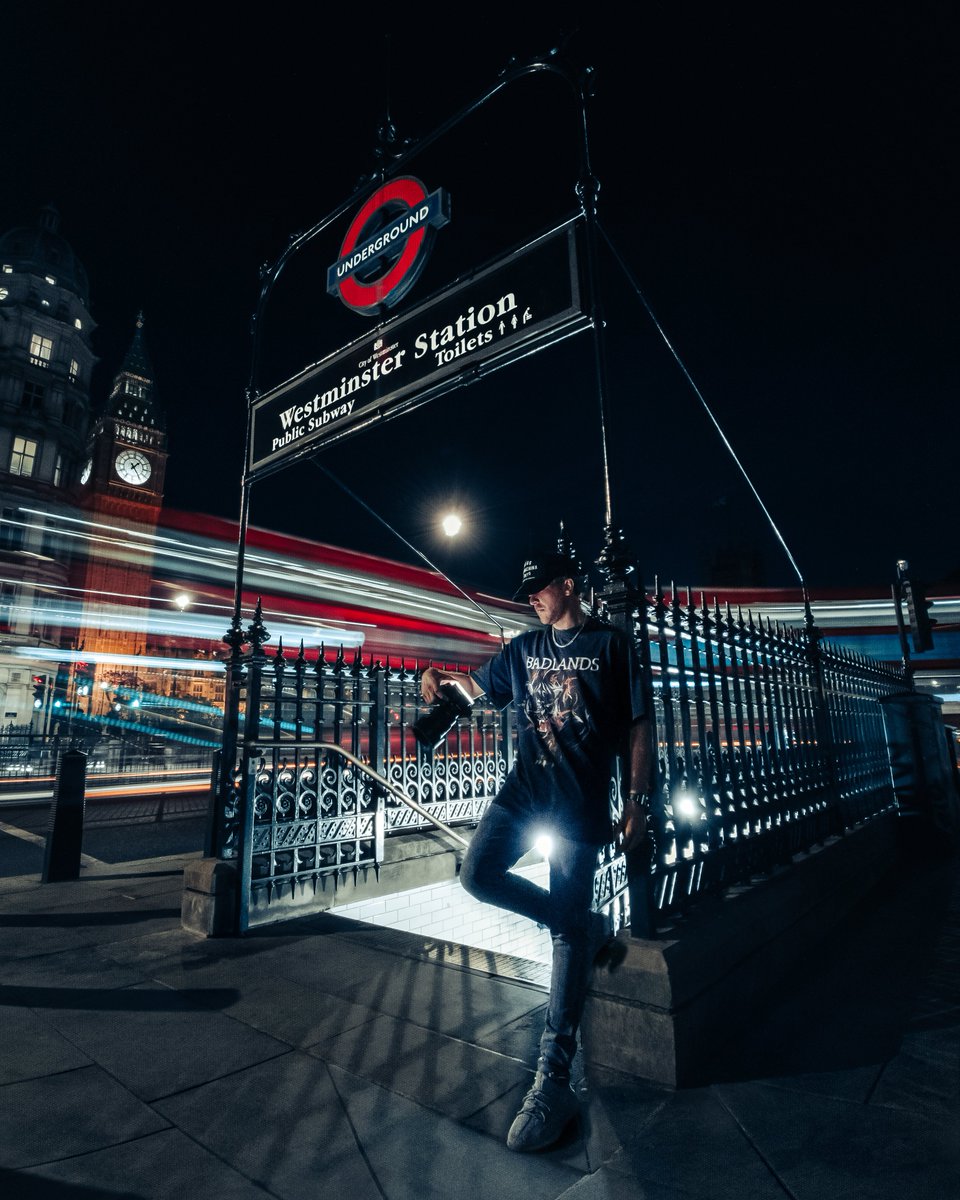 motorolaUK's tweet photo. #DidYouKnow that you can change your shutter speed and ISO all within the #edge20pro, so you're there's no limit to what you can capture all from a device that fits in your pocket 💥

To see how this image was captured, head over to our TikTok to check out the BTS

#FindYourEdge https://t.co/4FZqNZ8dBK