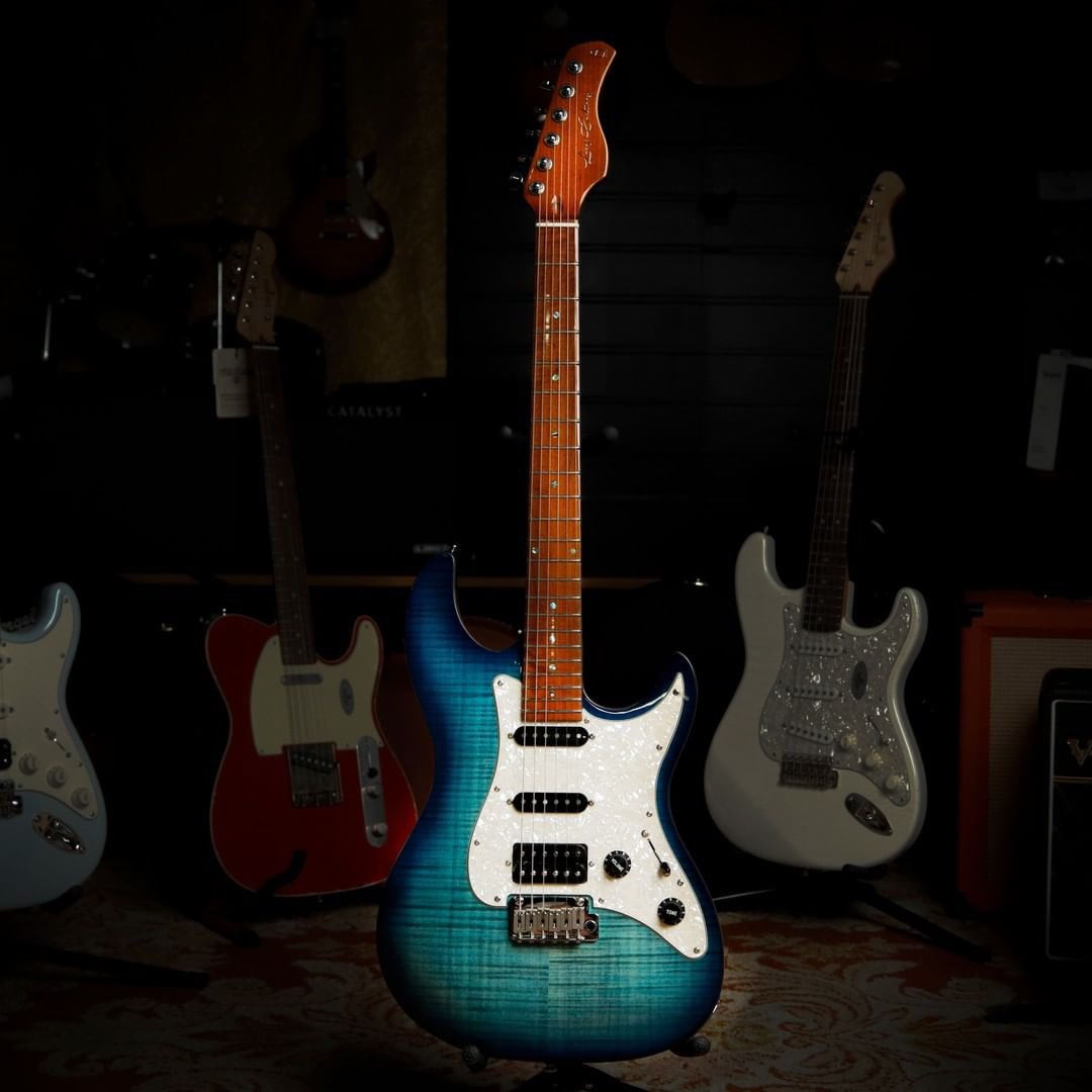 sireusaofficial's tweet image. Colors sometimes affect our mood. How does our illuminating transparent blue #SireS7 appeal to you? Does it make you feel inspired doing a mellow or a rock song? 

#SireInspire #LarryCarlton

Thanks to @stringsfield (IG)

sire-usa.com