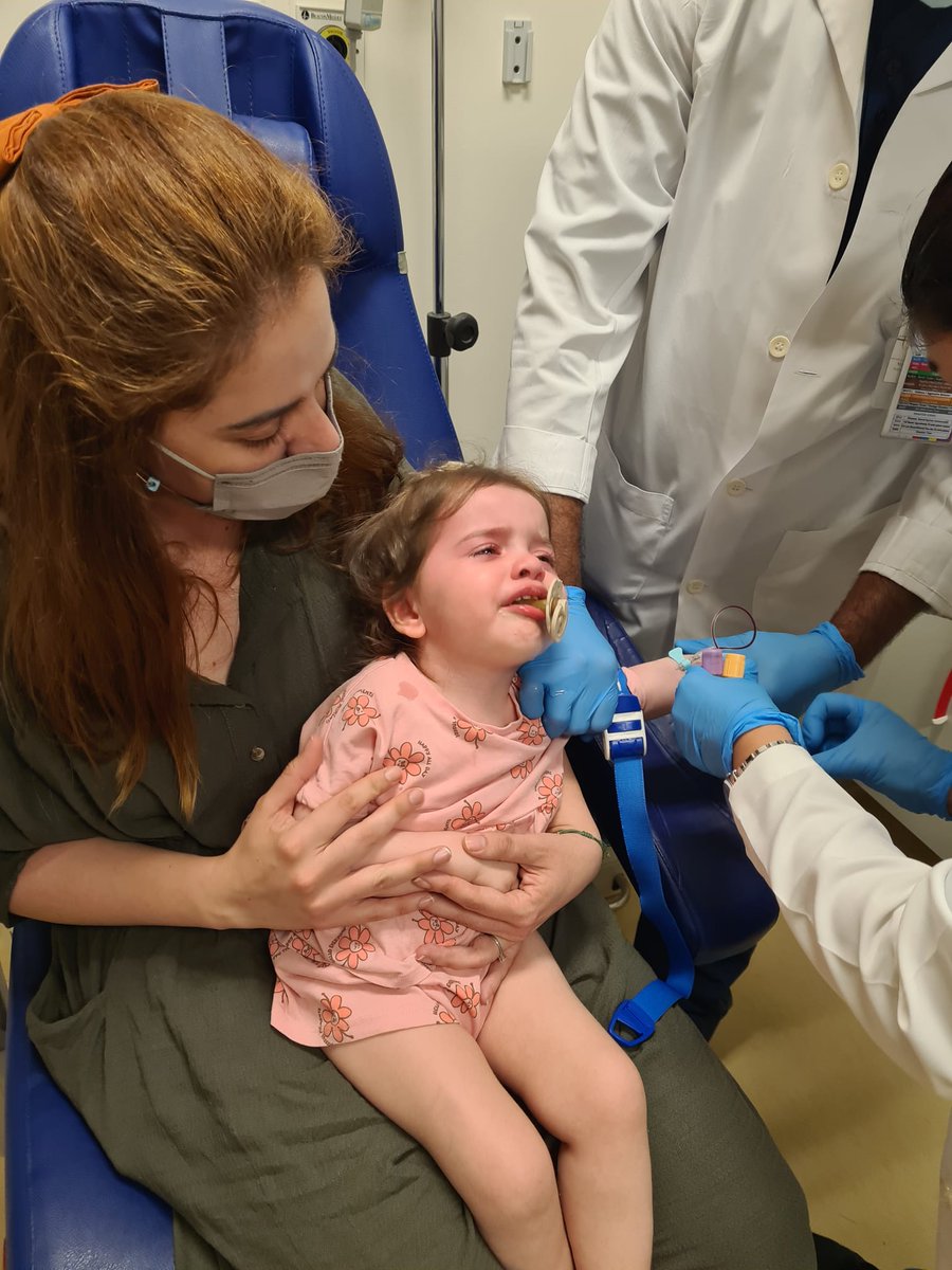 Çok zorlu bir yolu hep birlikte geride bıraktık, şimdi bambaşka bir yola çıkıyoruz.
Pera'nın ZolgenSMA süreci bugün başladı. Kan testleri yapıldı. Test sonuçları iyi dileklerinizle iyi çıkacak, ardından Pera ZolgenSMA'yı alacak.
Dubai'den herkese selamlar, sevgiler ❤️