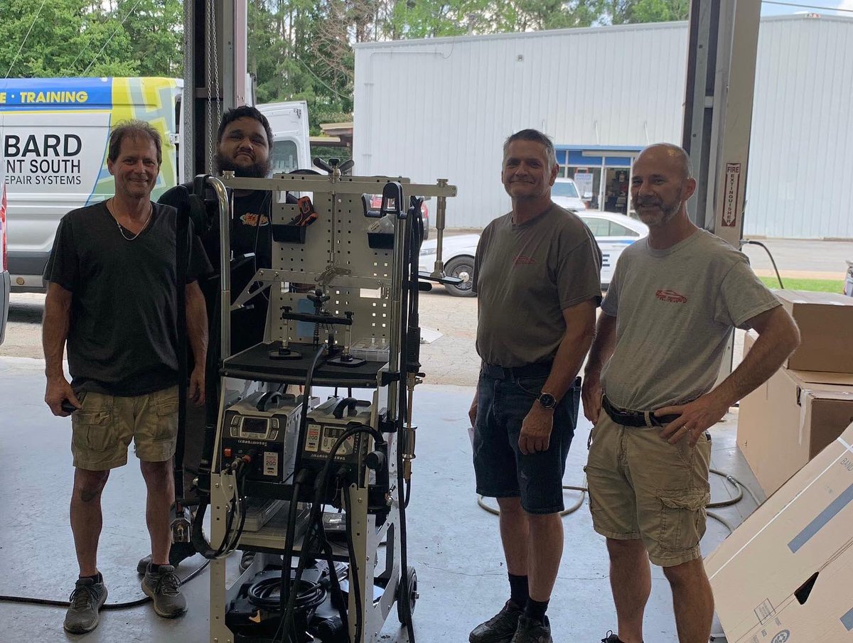 LombardEqpt's tweet photo. The guys at Top Notch Collision will be fixing aluminum the Top Notch way with their new GYS Speedliner! Can’t wait to get started! 

#GYSFrance #gysarmy #aluminumrepair #Speedliner  #steelrepair #investinthebest https://t.co/nHGZllckBR