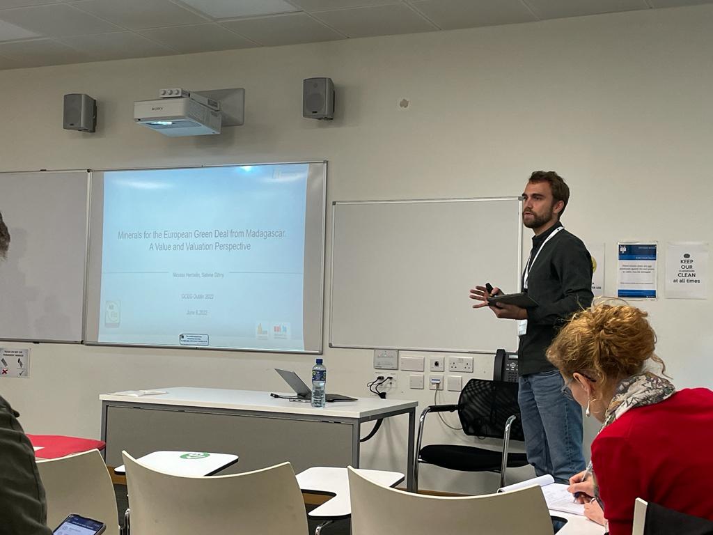 AltFin_uni_lu's tweet photo. The AltFin team was delighted to finally present their work in person at the @GCEG_Dublin2022.
Great conference and many inspiring speakers!
#GCEG #sustainablefinance #economicgeography https://t.co/C0ikD3tqTr