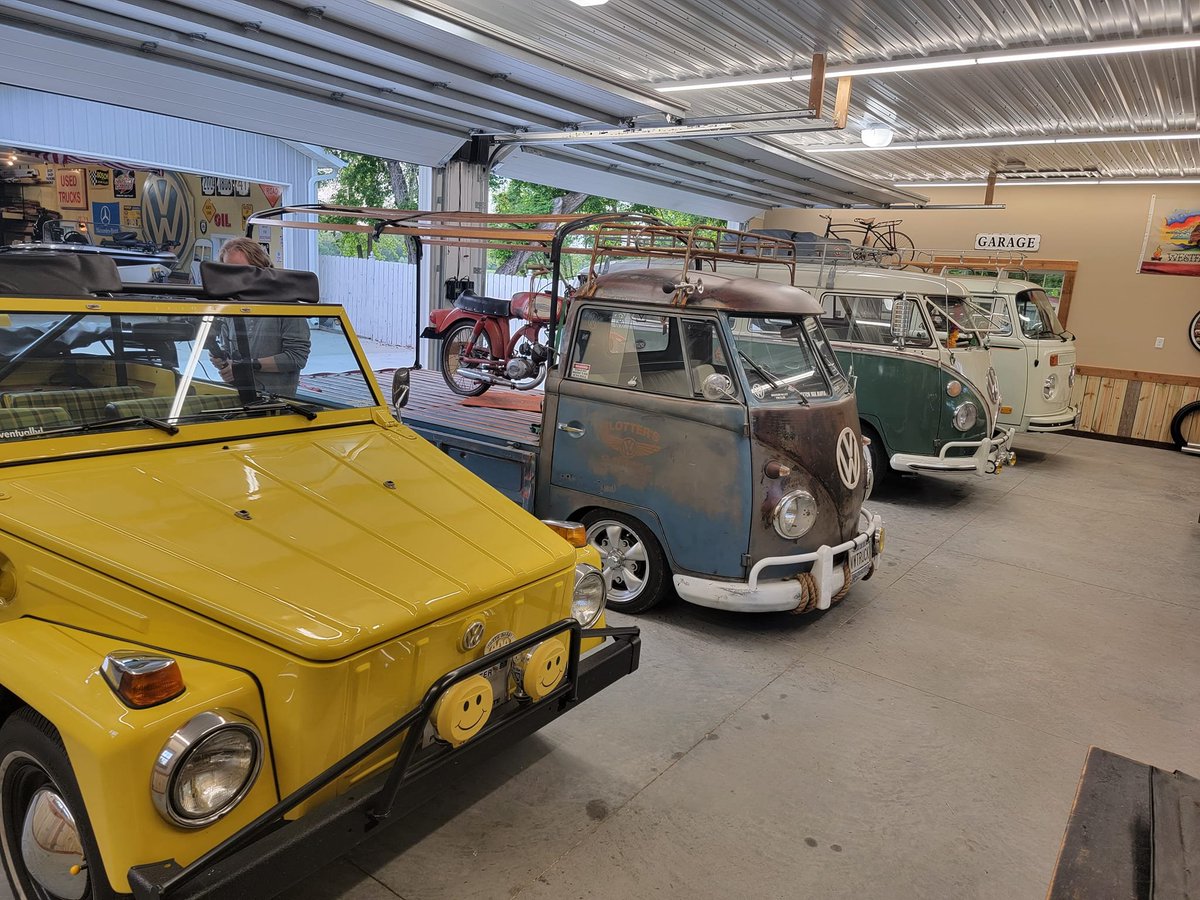 rides_jaythomas's tweet photo. #VW shoot. Awesome collection. 'Rides with Jay Thomas' New season this Fall on your local #Gray Media station. #PowerNationTV https://t.co/K5sCDlByIW