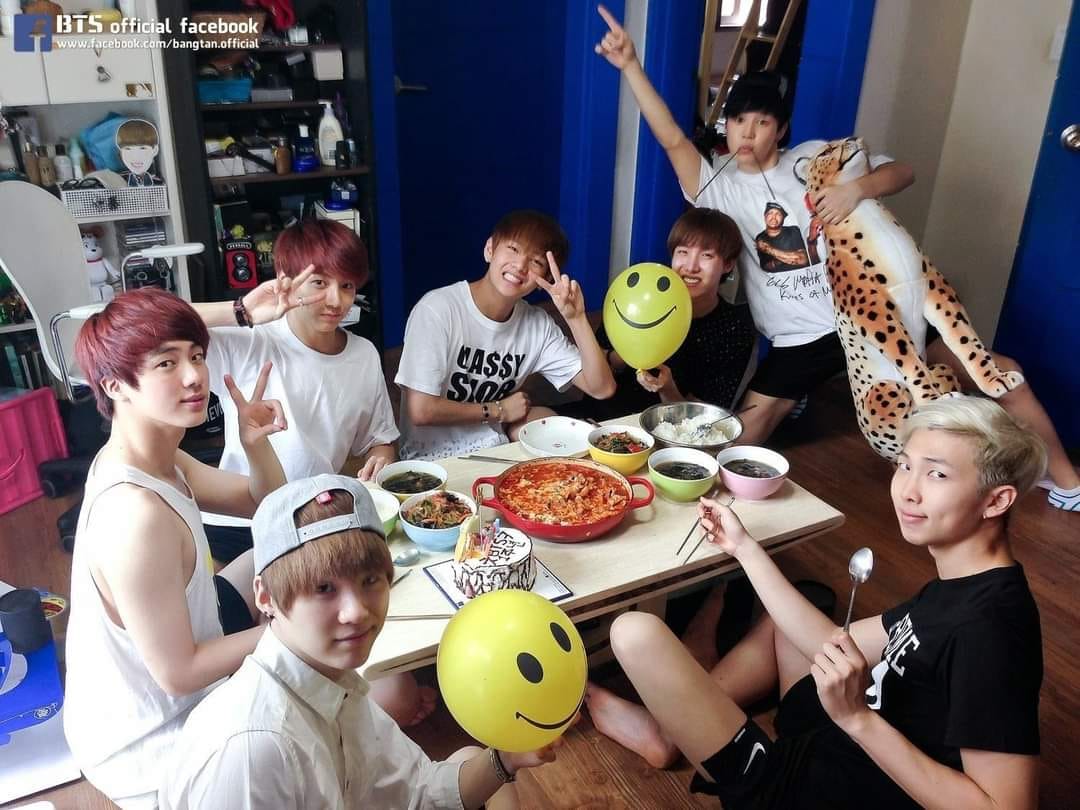 1630graceeey's tweet photo. "Don't worry for not being with us in the beginning, the day you found us is the day we debuted for you" - Min Yoongi
#9YearsToInfinityWithBTS #BTSFESTA2022 https://t.co/CtGbwSo2TN