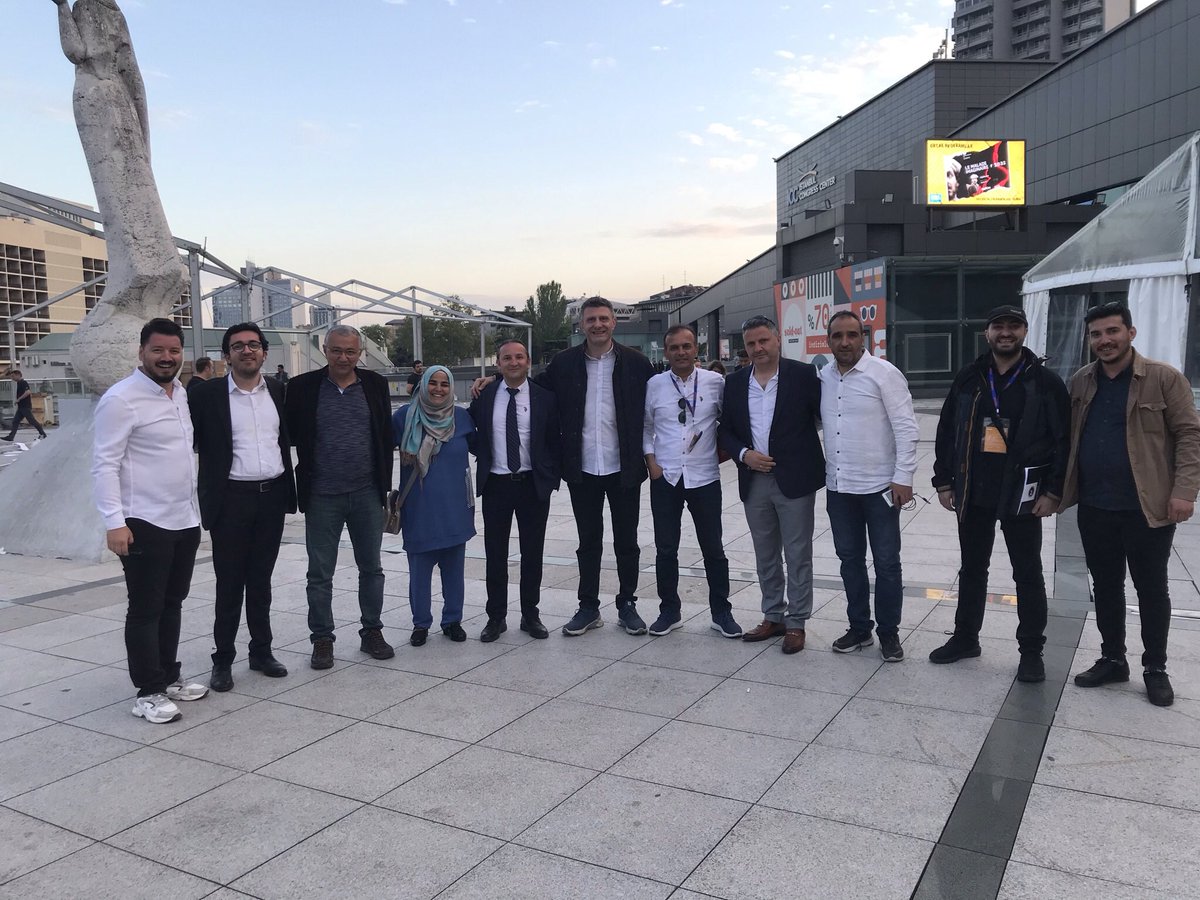 PozitifSMMM's tweet photo. Pozitif ailesi olarak mesleki mücadele için çıkmış olduğumuz bu yola güçlenerek devam ediyoruz. Seçilen 10 bağımsız delegemiz ile tüm meslek emekçilerinin sesi olacağız.
Bize destek olan, inanan emek veren herkese sonsuz teşekkürler ☺️ 
Birgün herkes pozitif olacak https://t.co/BTqthnvb5I