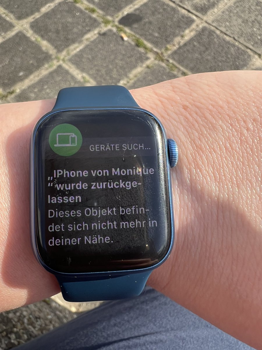 nomi19's tweet photo. Ich habe diese Foto mit vergessen Handy gemacht … da es die ganze Zeit bei mir war 😂😂😂 #apple #applebug #bug https://t.co/lqKQatSXxh