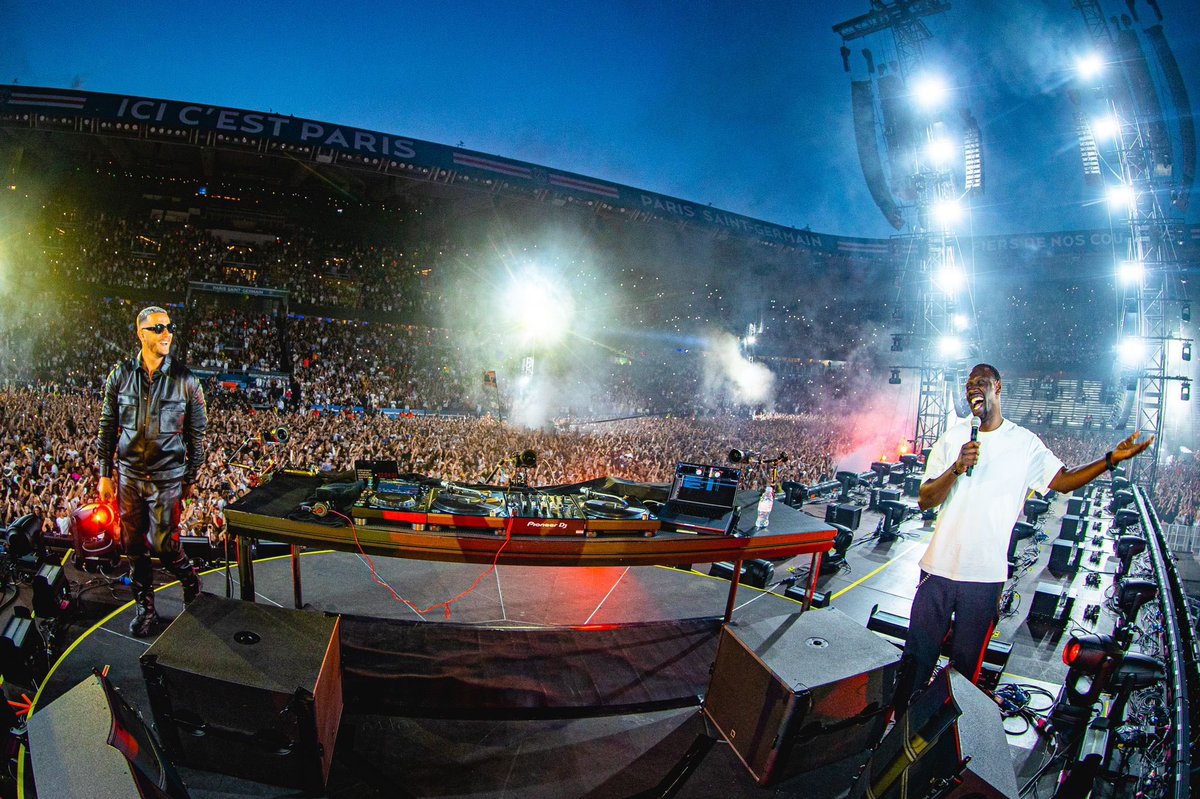 OmarSy's tweet photo. 💙🤍❤️ @djsnake https://t.co/g7VgvXXQvX