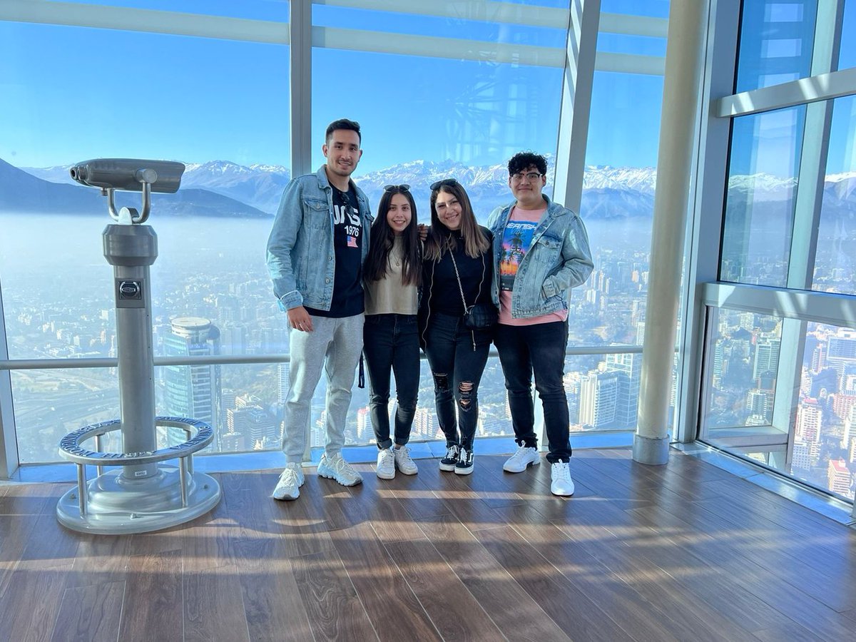 ClusterDeSonora's tweet photo. 🏆Nos alegra compartirles que el equipo ganador del primer #HackatónMinero se encuentra en Santiago de Chile tomando la capacitación: Cómo aplicar la inteligencia artificial en distintas industrias, impartido por Altum Lab como parte de su premio 🇨🇱🤝🇲🇽 https://t.co/ykRD5ld2Rk