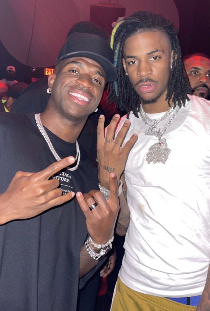 NBAdoPovo's tweet photo. Vini Jr 🤝 Ja Morant

Malvadeza e o Morango do entretenimento na mesma foto

Somente 😈🍓 https://t.co/w2KdxS5LRb