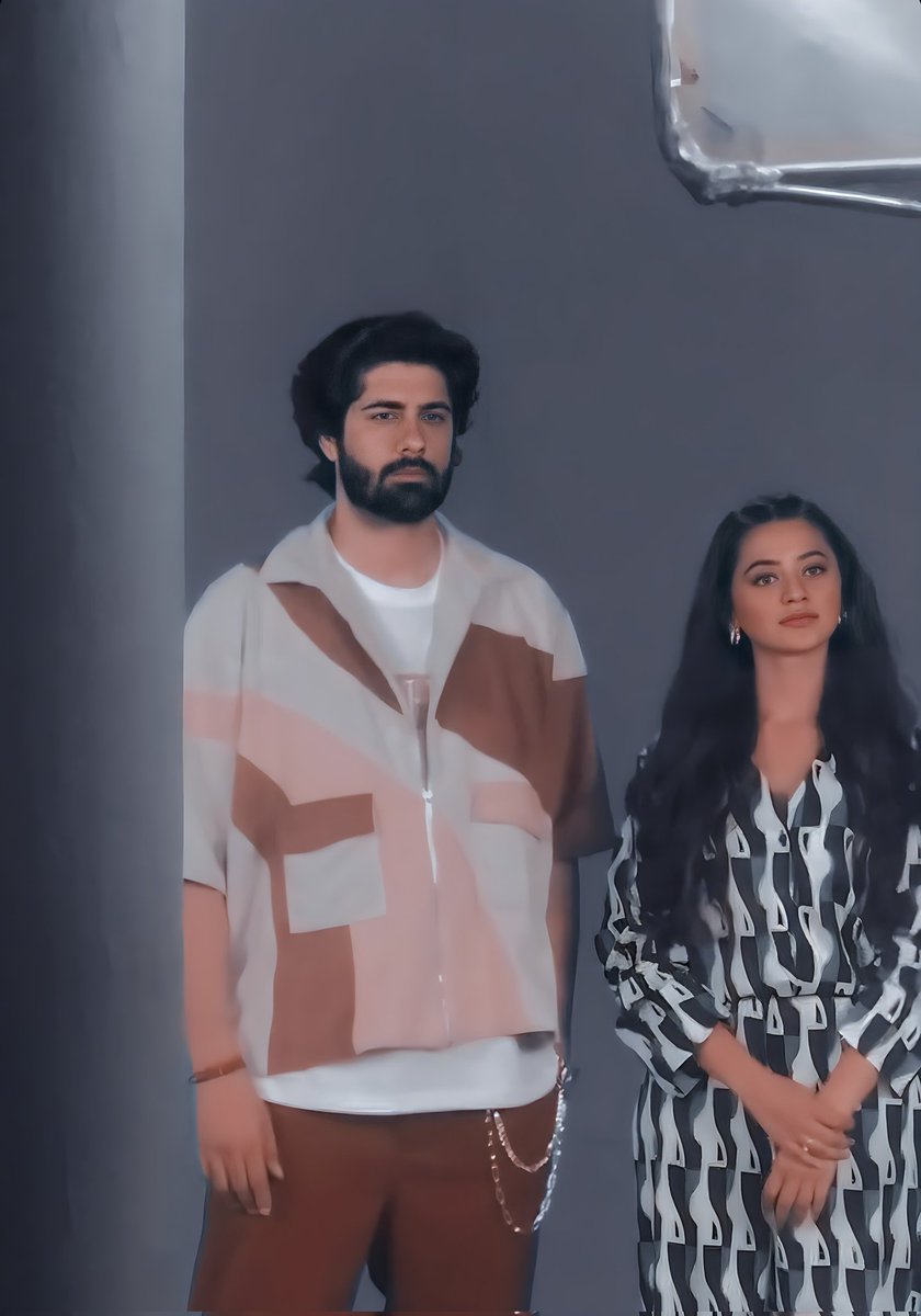 Aparna45056805's tweet photo. Costume IMMJ2 k promotion ka lag nahi raha.. MV or web ka option kat gaya as Colors is Tagged.. Ad shoot lag nahi raha.. koi khaas Hosting wala show aa v nahi raha colors pe..

To bhaii ye ha kya 🙆🏼‍♀️

#RraHel https://t.co/cSZsY0GO0K