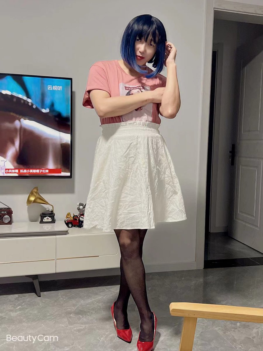 bingyu00's tweet photo. 好想勾搭小哥哥 https://t.co/gSTFpdUwdR