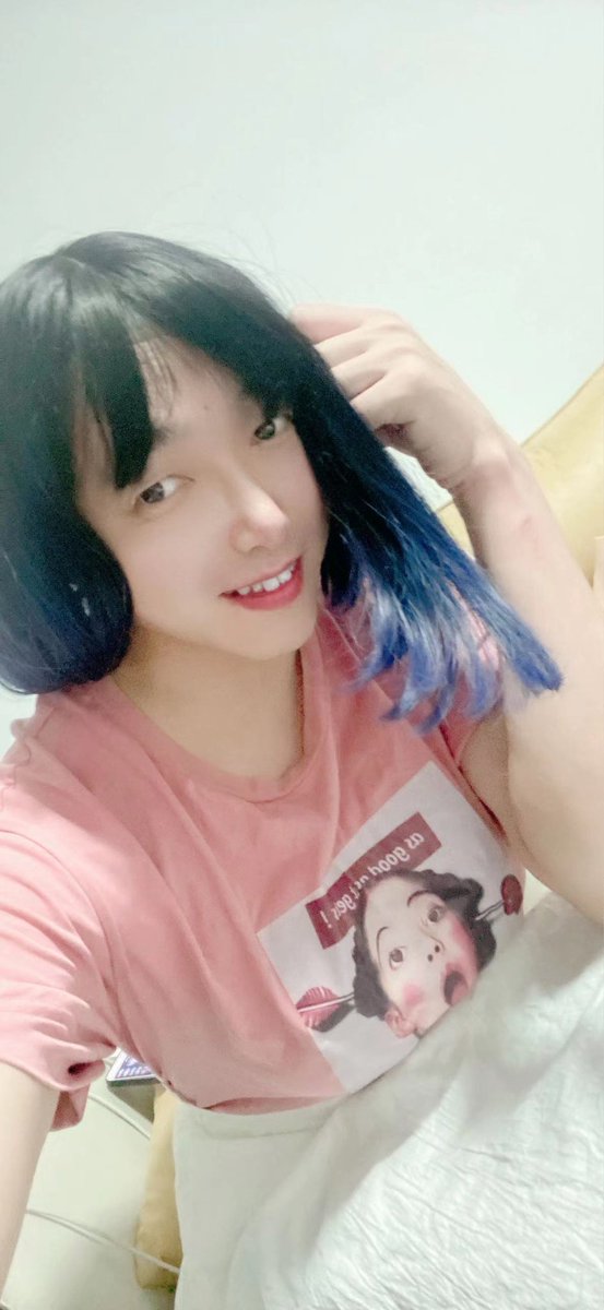 bingyu00's tweet photo. 好想勾搭小哥哥 https://t.co/gSTFpdUwdR