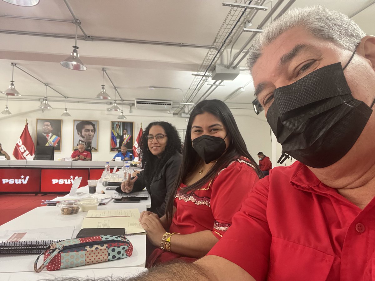 eduardopiate2's tweet photo. Estamos ahora en la reunión ordinaria de la Dirección Nacional del ⁦@PartidoPSUV⁩ destacando el éxito de la gira internacional del pdte ⁦@NicolasMaduro⁩ y el fracaso de la reunión de amigos de Biden. También seguimos revisando la propuesta de reorganización del #PSUV https://t.co/scJd9n1wo3