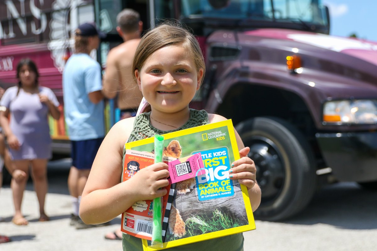 jenksps's tweet photo. The JPS Bookmobile is out in the community every Tuesday and Thursday through the end of July - FREE books and popsicles at every stop! Follow @JenksReadtheWay for a full schedule with times and locations #TrojansReadTheWay https://t.co/NiAHDfluId