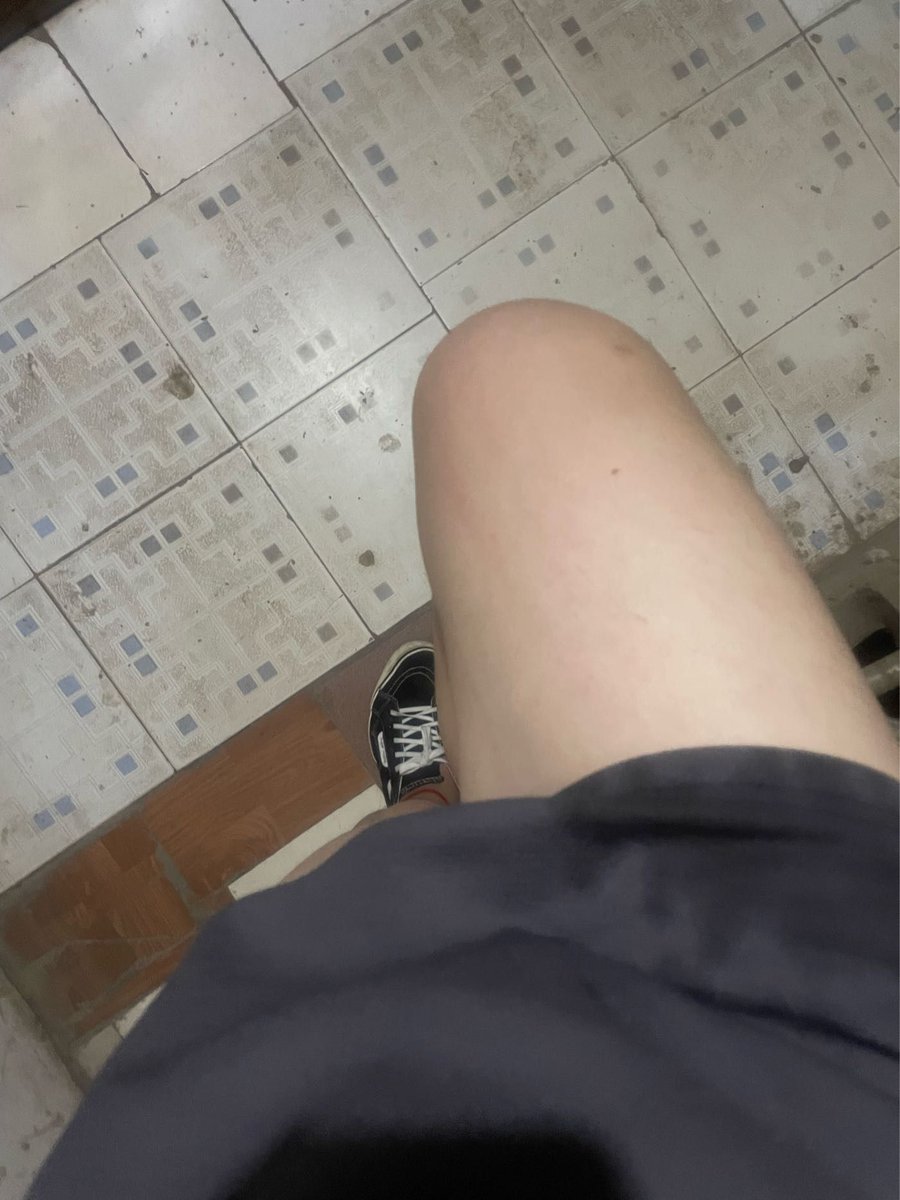 llikeitch's tweet photo. 我不会写藏头诗 想想就难过 干啥啥不行 你还说我不聪明 https://t.co/YeRNA9NR6b