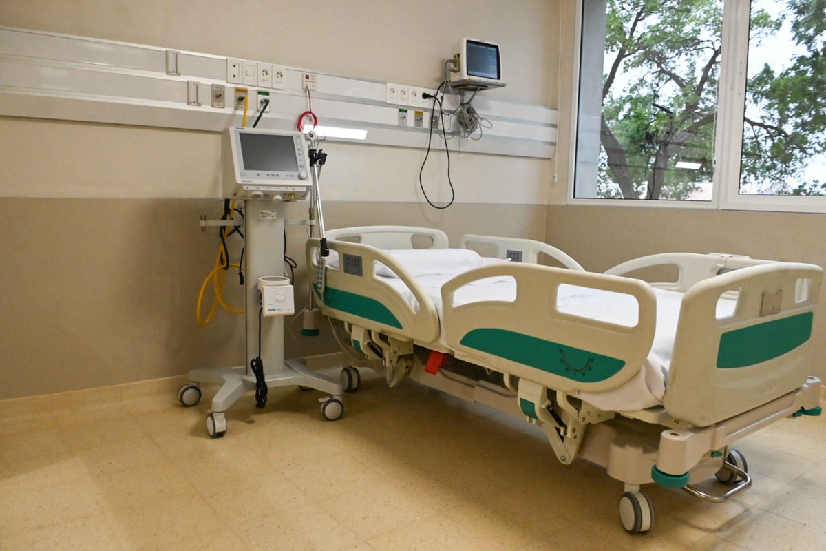 ASSEcomunica's tweet photo. El CTI del Hospital de #Paysandú está funcionando a pleno.
Sus 12 camas ya operativas.
Fue inaugurado el pasado 18 de marzo con cinco camas, luego se agregaron tres y ahora cuatro.
#Descentralización
#AsseEnMarcha https://t.co/LZWPvmNoHz