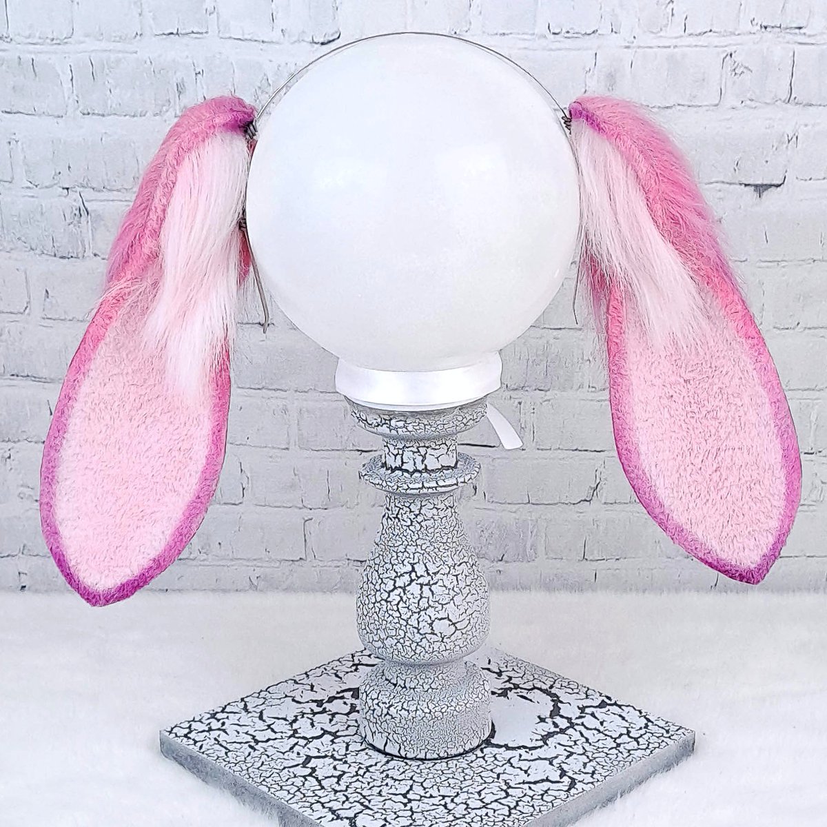 thewaifustore's tweet photo. 💗🐇 Strawberry Lopsy Bunny Ears 🐇💗
Available on our website ☺️
#bunny #bunnyears #lopsy #lopears #bunnygirl #bunnylove #bunnycosplay #cosplayears #fauxfur #fauxfurears #gothgirl #gothvibes #sadrabbit #handmade #sinpai https://t.co/uUGHu1MvX5