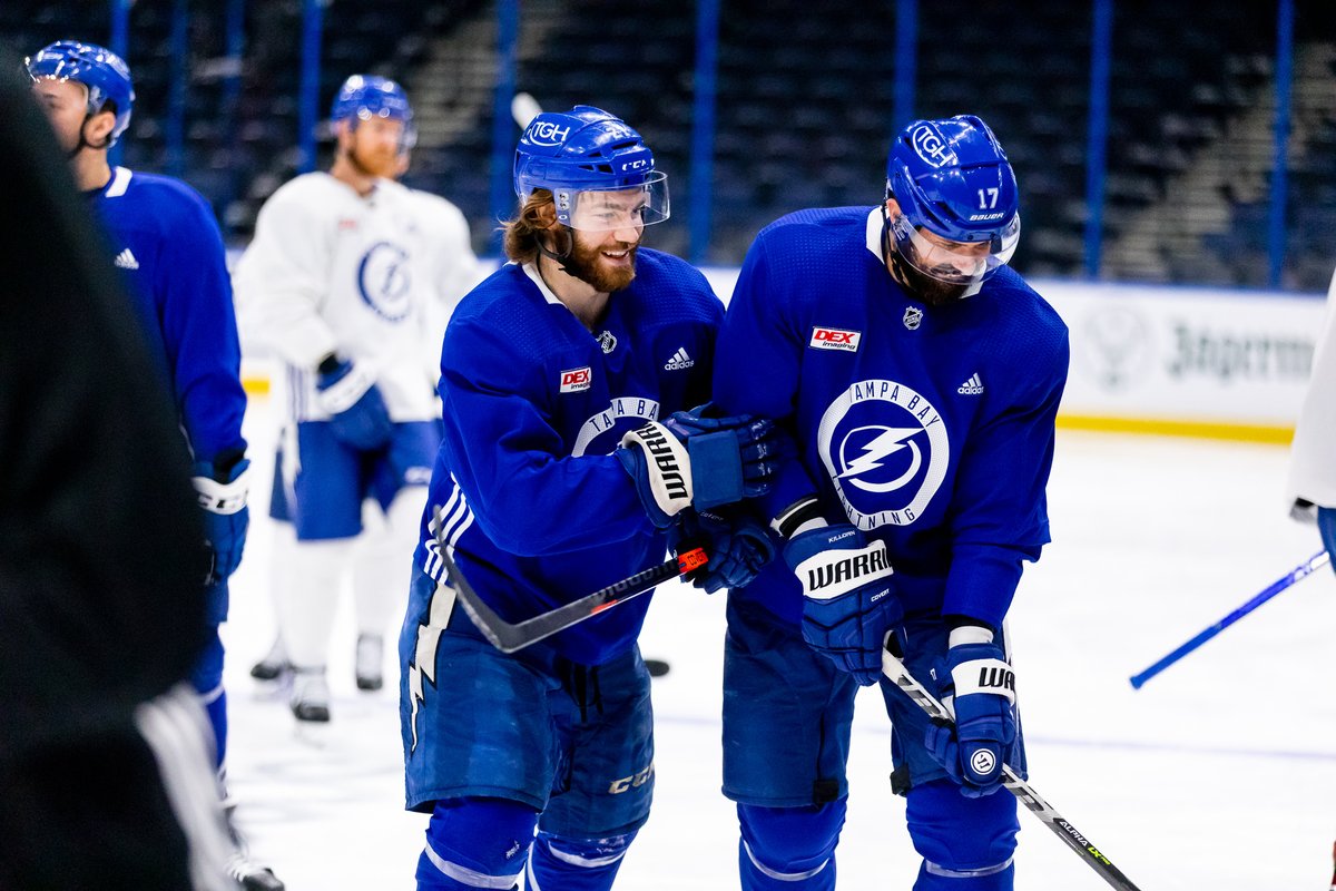 TBLightning's tweet photo. Important cinnamon roll content ‼️ https://t.co/YlfSGQVl8f