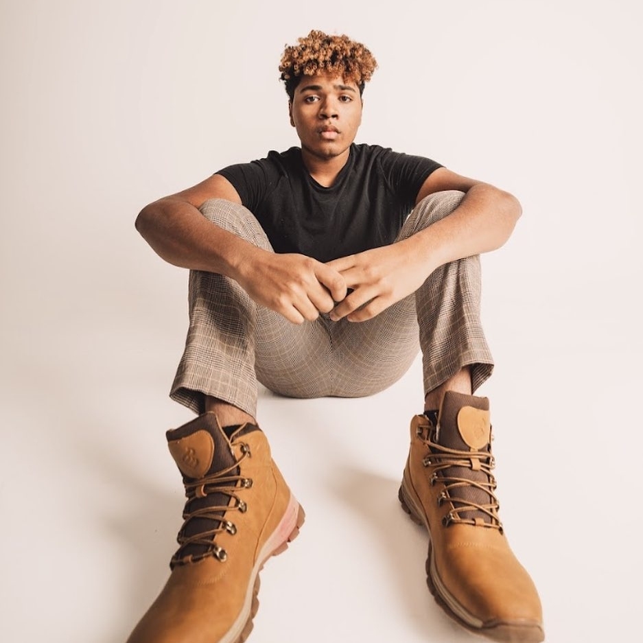 We've got #problems, but @eliwilson07 isn't one of them. Listen to the newest version of the viral track from the rising star now. ada.lnk.to/ELI07problems