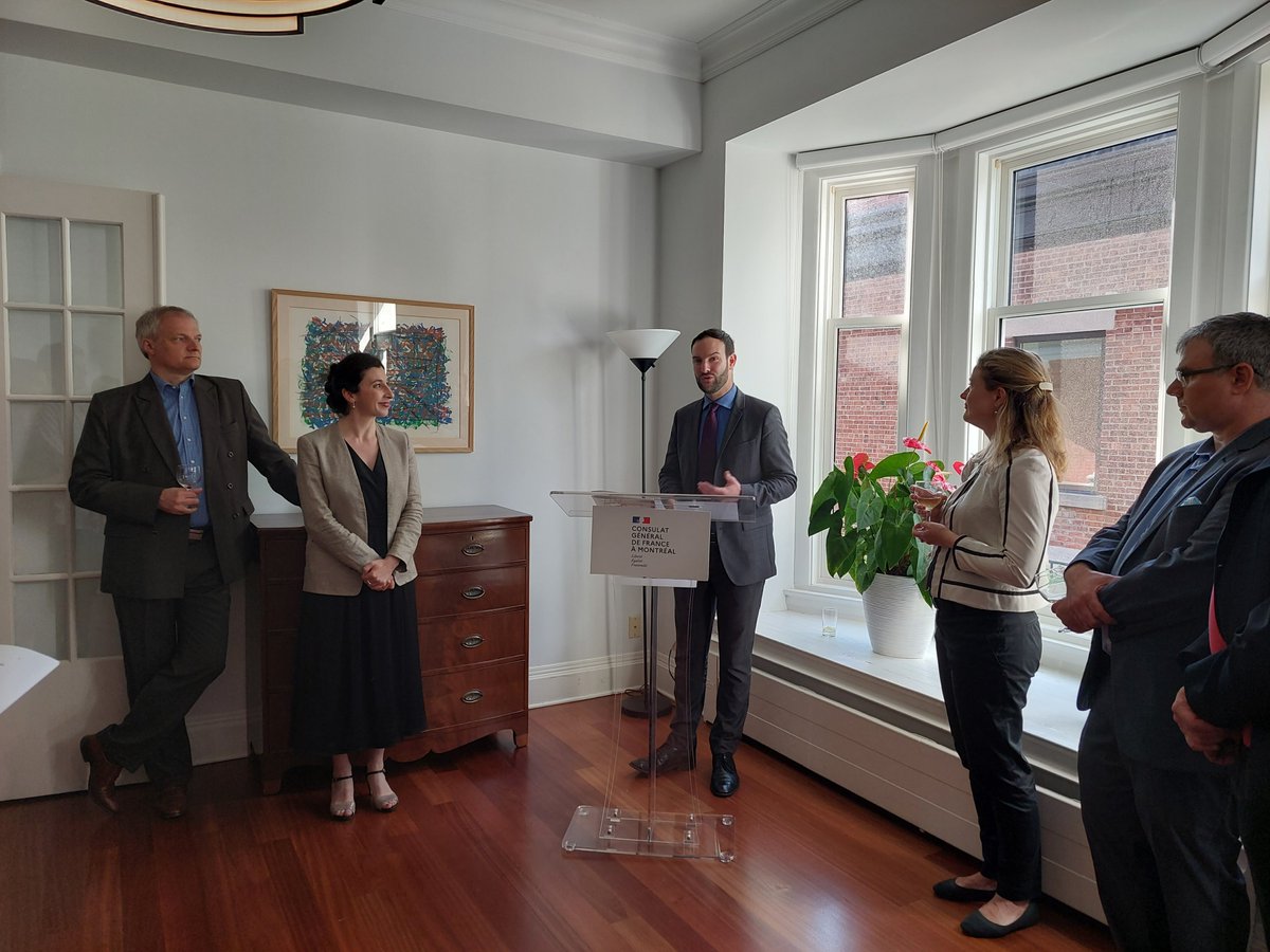 FranceaMontreal's tweet photo. Célébration #ScPo150ans à la Résidence de 🇫🇷 à Montréal avec les Alumni @sciencespo au 🇨🇦, tant FR que Québécois. 
Par sa qualité d'enseignement &amp; grâce à ses alumni internationaux, #SciencesPo contribue au rayonnement intellectuel🇫🇷 dans le monde. Bon anniversaire #SciencesPo🎂! https://t.co/Hle5XYPryM