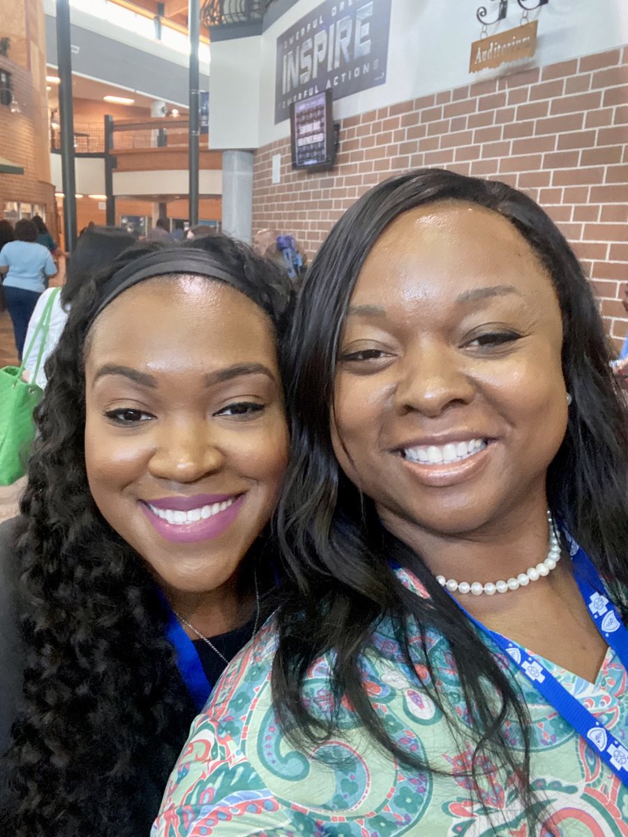 Tameka528's tweet photo. Always a blessing to see β¦β¦@VealsAngelaβ© π€. She referenced how her #LeadSpring experience & emotional intelligence training changed her life. We care about our employees/work family & want them to grow & thrive in life, not just at work.
#SLI2022 https://t.co/10tscT0Qbc
