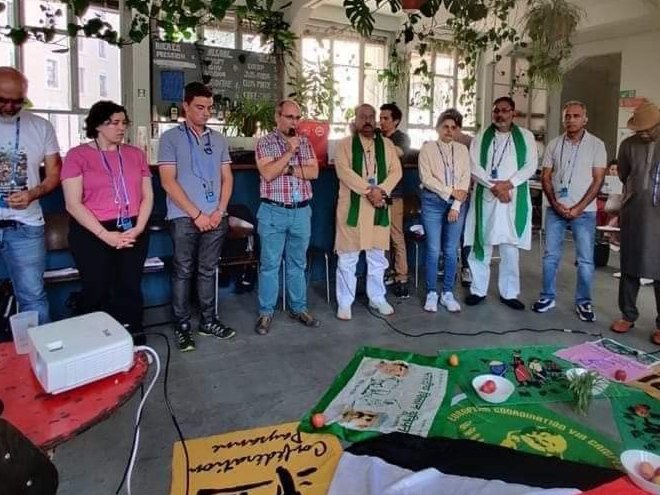 YogenderAhlawa7's tweet photo. 12th WTO Ministerial Conference Geneva -2022 along with Indian Delegation.
#mc12geneva #uno

#FreeTradeFuelsHunger
#LaViaCampesina
#EndWTO किसान नेता चौधरी युद्धवीर सिंह जी https://t.co/YAUWhexiYg