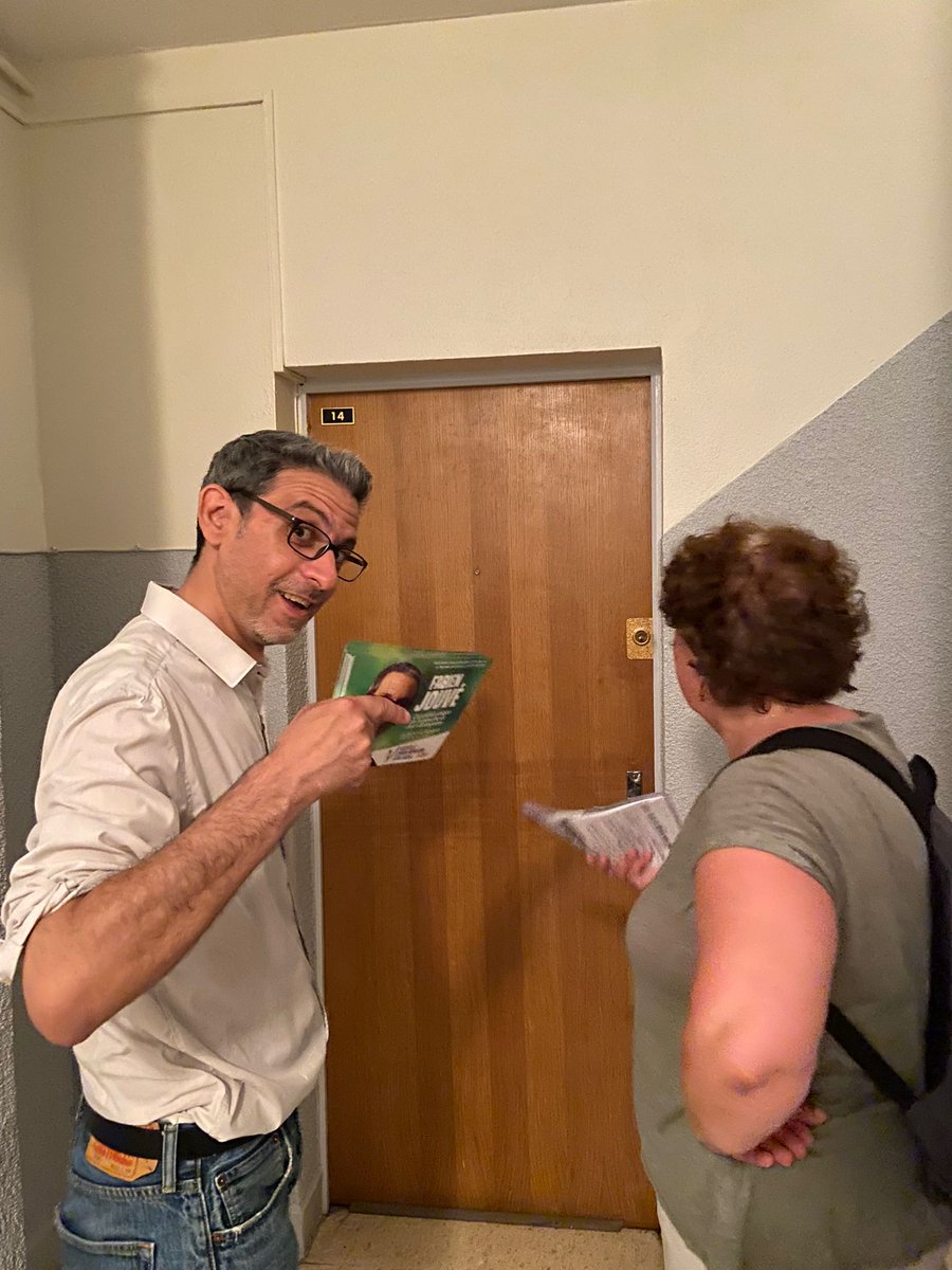 Nos équipes sont reparties à la rencontre des électrices et des électeurs. Premiers portes à portes pour le second tour. Partout une même volonté de renouvellement et de changement. Partout une même volonté de ne pas donner les pleins pouvoirs au Président de la République #NUPES