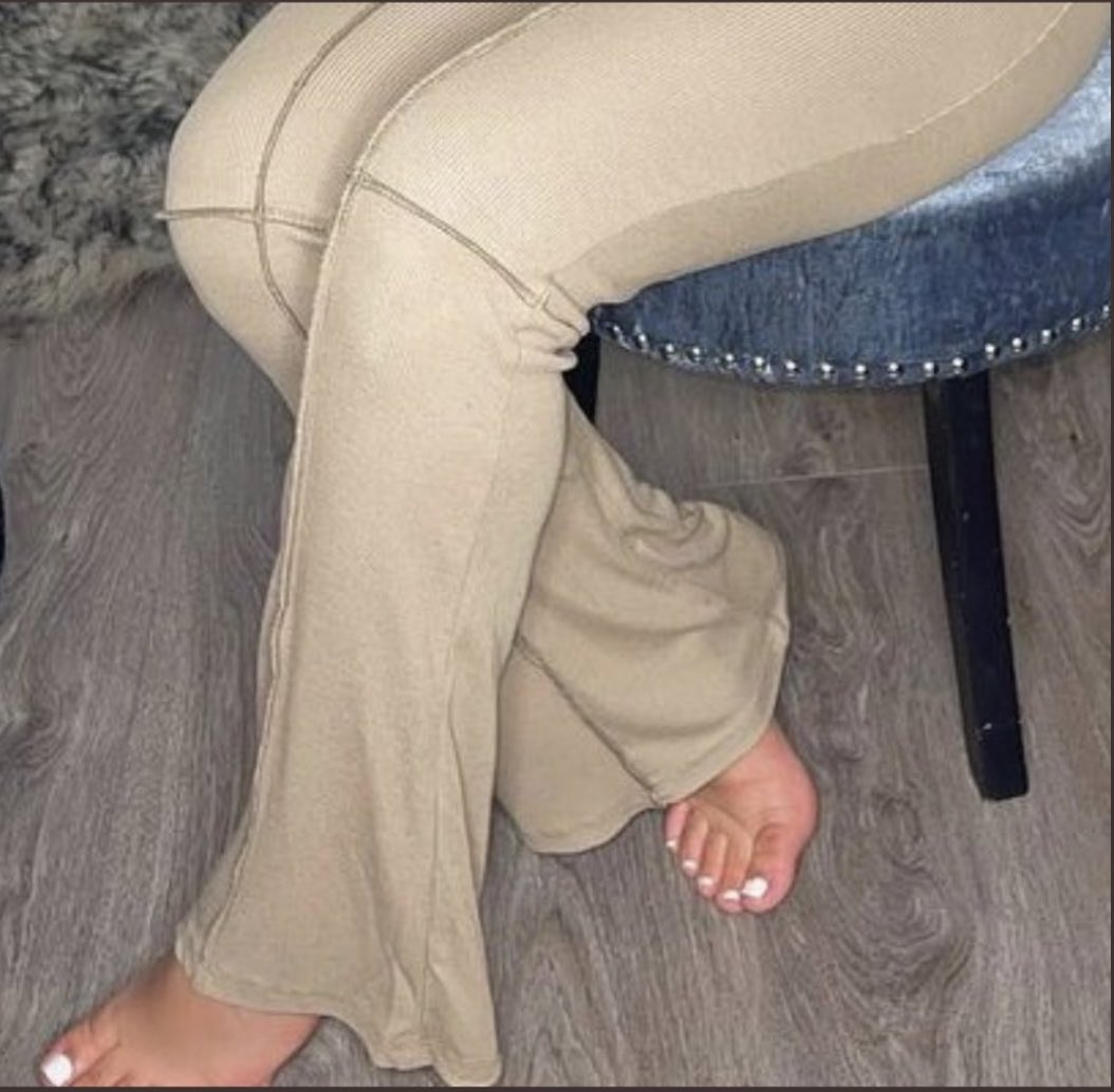 BrattyAisha's tweet photo. On Skype doing foot worship sessions live now 

5 mins - £15
10 mins - £20
20 mins - £40

come and lick and worship my Pakistani feet kaffirs 

🤍🤍🤍

Findom Finsub PayPig Foot Worship Feet Slave Cuck Domme Muslim Pakistani Sph JOI Femdom Skype https://t.co/nAgQX4BjRs