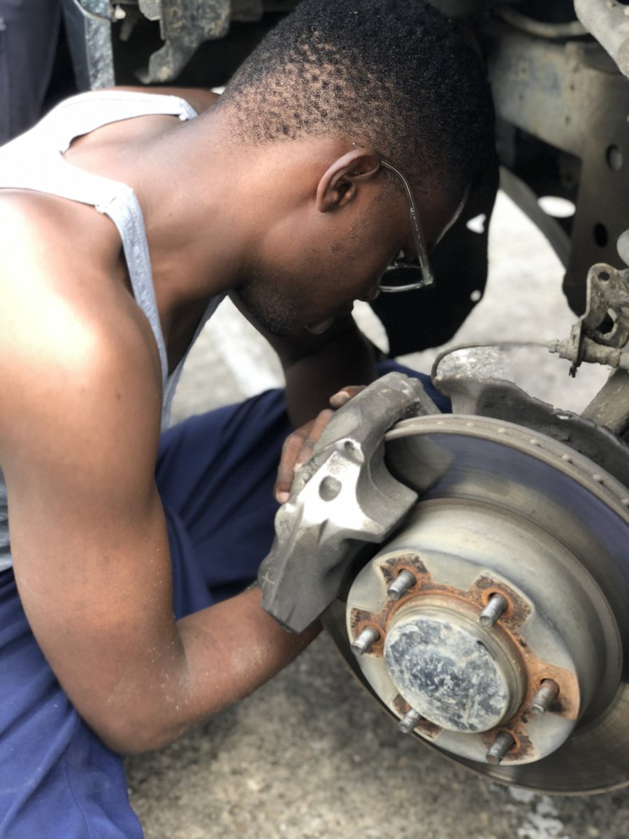 JAYCLEM.... we still here..... Suspension work.... #Mechanic #TOYOTA #workshop