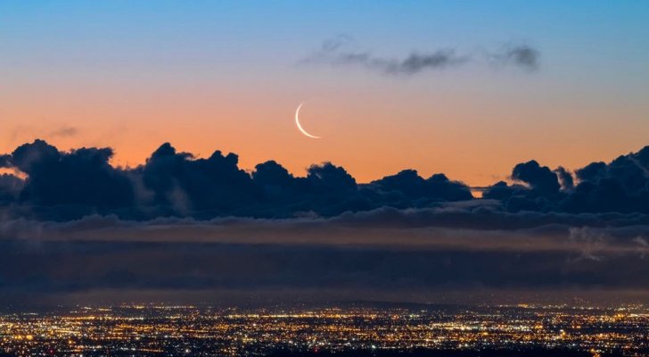 نهاية العام الدراسي كيف هلال سمنو، تمشي للمدرسة يوم دراسة عادي، يعطوك الصحيفة ويقولولك
    كل سنة وانت طيب