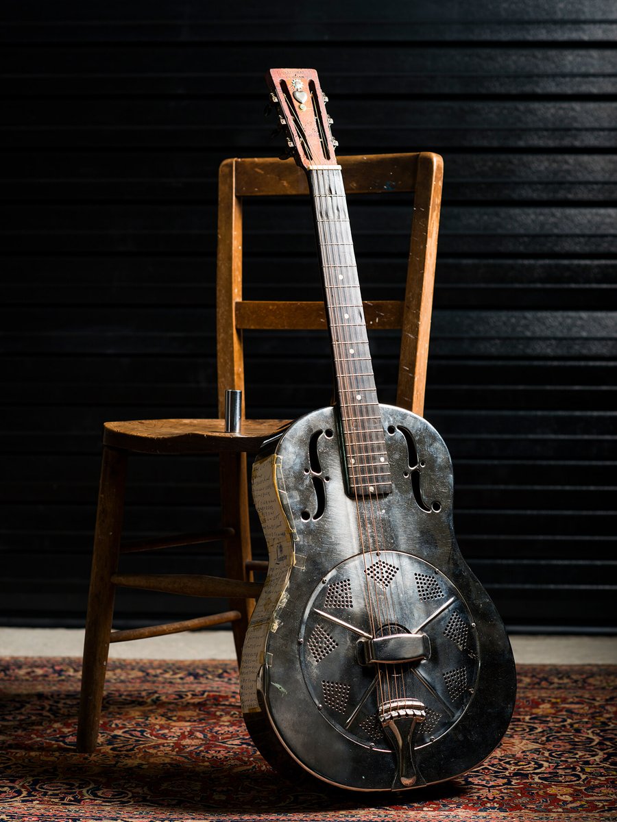 muerdekeroyo's tweet photo. #VintageGuitarMonday 1933 National Duolian owned and used by bluesman ‘Bukka’ White for over 30 years. Described as a “holy relic” by White’s younger cousin BB King #guitar #NationalGuitars #BukkaWhite #BBKind #MississippiBlues https://t.co/KosayQOsSb
