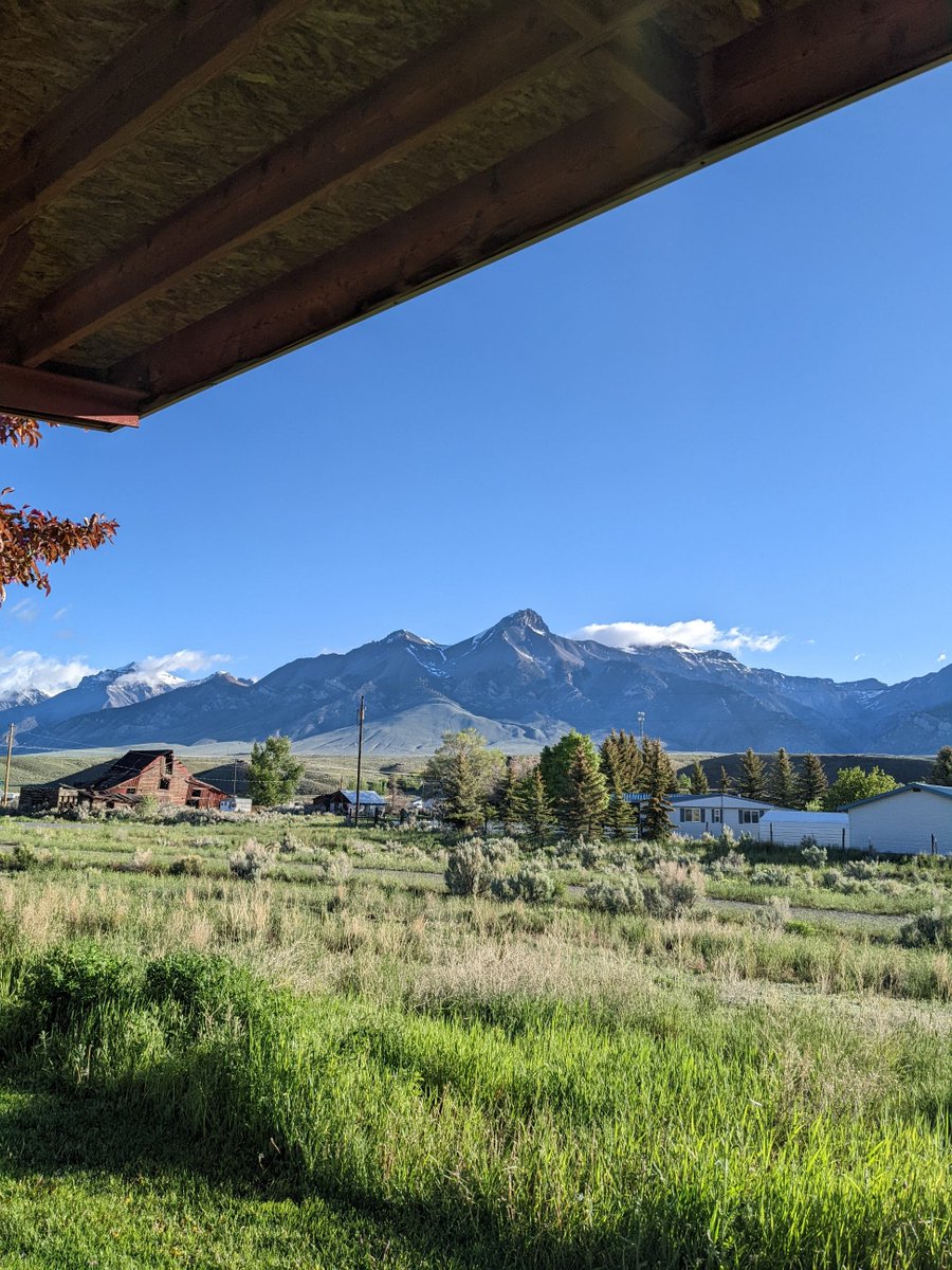 In case anyone was wondering this is my view with my coffee this morning. 
If you wish to support my art click the link to purchase an art piece 
sdtraveler.org/akcs-www?post=…
#travellife #vantravel #support