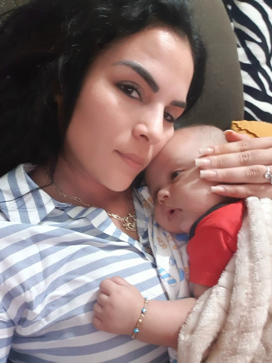 Yossyro1's tweet photo. Ayer me acoste con el a darle la leche y dormirlo, no les quiero contar quien fue la dormida y el a las risas viendo tele!! 🙄🙄 #mibebehermoso #babyPipito #micorazon #elconsen ❤ https://t.co/df6dnOFnav