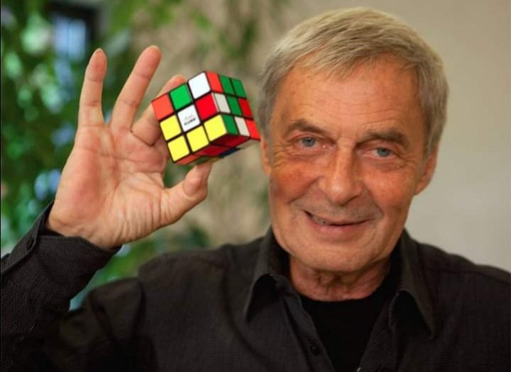 #GoodEvening Friends

Ernő Rubik
जिन्होंने रूबिक क्यूब invent किया था,
उन्होंने शुरू का एक महीना
उसे हल करने में लगाया था,
उसके बाद दुनिया को
Rubik's Cube के बारे में बताए थे.

#ErnőRubik
#RubiksCube
