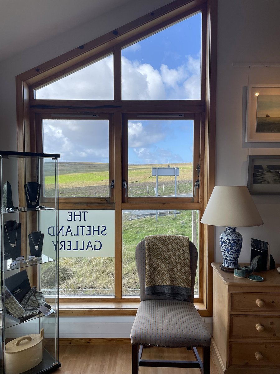 IslandsPass's tweet photo. 2/2 Some of the artists who caught our eye when we visited included @Shetlandruthie, Shona Skinner, Gilly B Designs, Island Ceramics, Joan Fraser,@paparwark, &amp; Chris Rigby

#MakerMonday #ScottishArtist #ScottishMaker #SupportLocal #ShopLocal #Shetland #Yell #ShetlandGallery https://t.co/5GdWoG7XiF