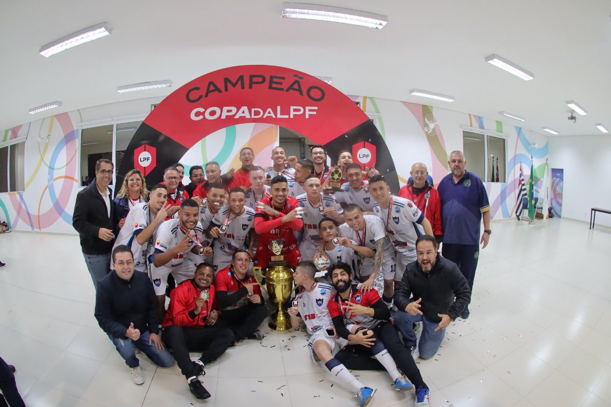 lpfoficial's tweet photo. Inter Mogi vence o Reis futsal por 3 a 0 e conquista o título invicto da Copa da LPF sub-20 
#Futsal #LPF https://t.co/AFg9g59VAD