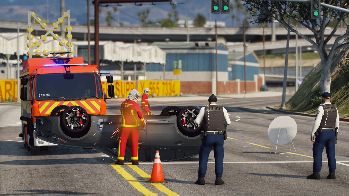GrandParisRP's tweet photo. Venez rejoindre les pompiers de GrandParisRP ! 
https://t.co/01qHoMzuUm
#fivem #pompier #paris #GTA5 https://t.co/HRJrfUDdNP