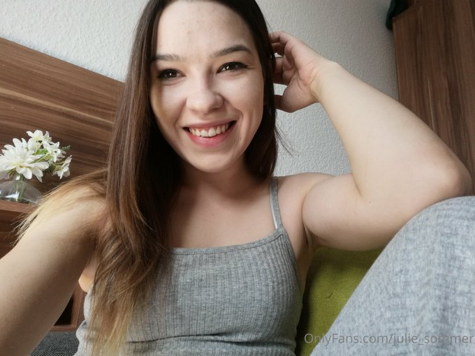 Einen wundervollen Wochenanfang 💗 https://t.co/RCJTUwBikT https://t.co/0QhVJpAaL7<a href="/tag/nylons"class="tags"><span>#nylons</span></a><a href="/tag/arsch"class="tags"><span>#arsch</span></a>