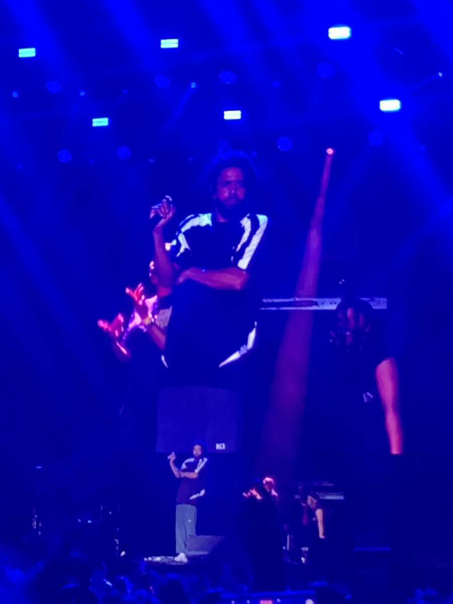 ekmilian's tweet photo. When the crowd starts moshing to j cole: #GovBall2022 https://t.co/qyISS7PKgH