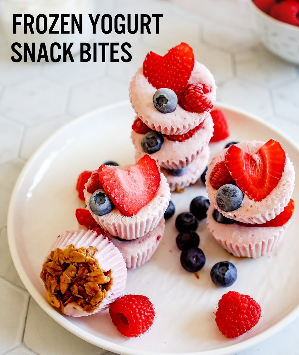 RealCalifMilk's tweet image. It’s what all the cool kids eat. Make the most of summer with frozen CA yogurt and fresh berries. 🍓😍 Find the recipe in our link in bio! #SnackHappy #RealCaliforniaMilk