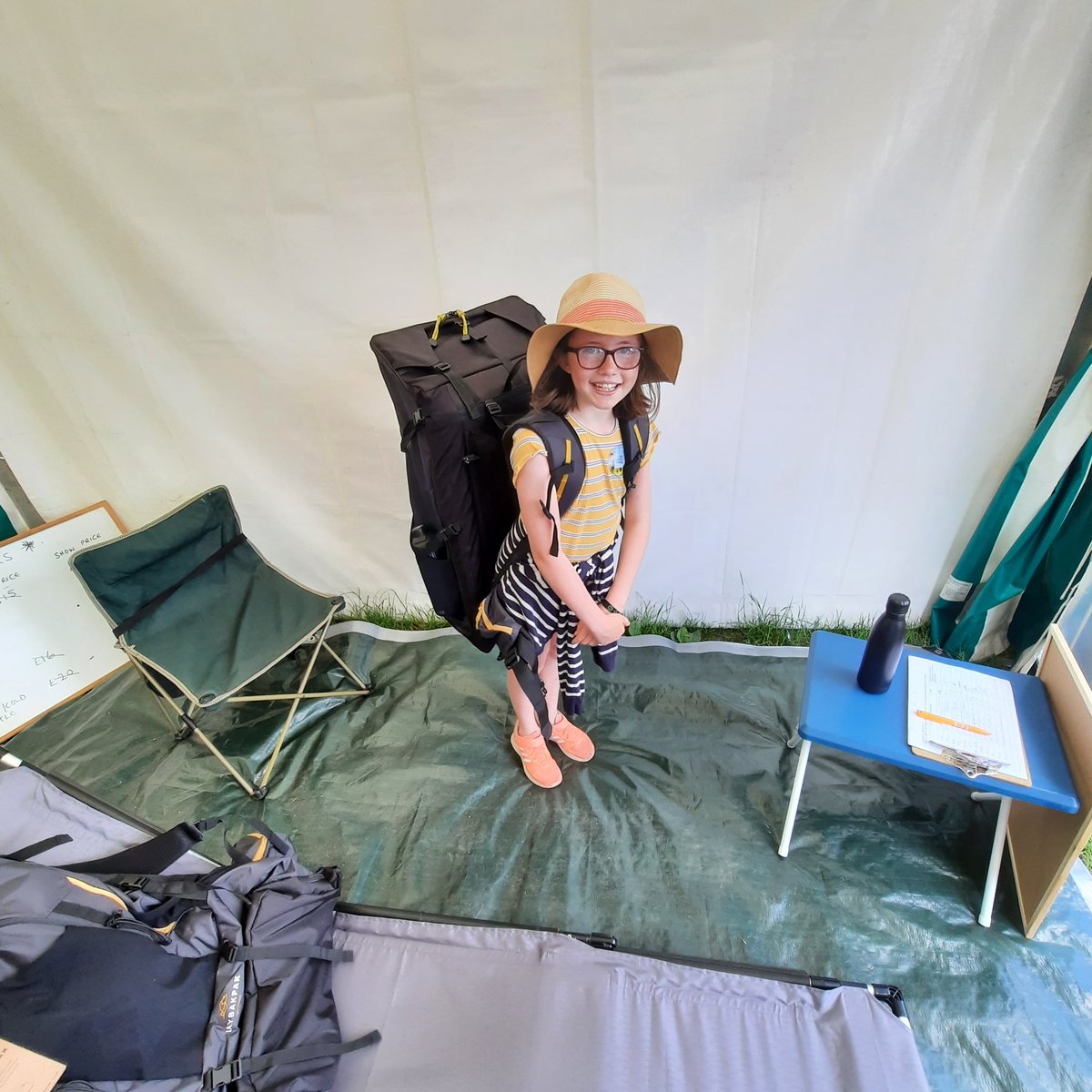laybakpak's tweet photo. At Laybakpak we like to encourage more people to enjoy and appreciate the great outdoors, and they start young!
This young lady tried our fully losded pack for size and found it to be very comfortable.
#getoutside #outdoors https://t.co/5LNZEl7yIE